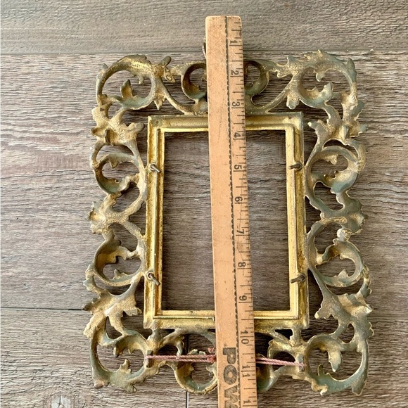 vintage victorian ornate brass picture frame 8/12” - Picture 6 of 11